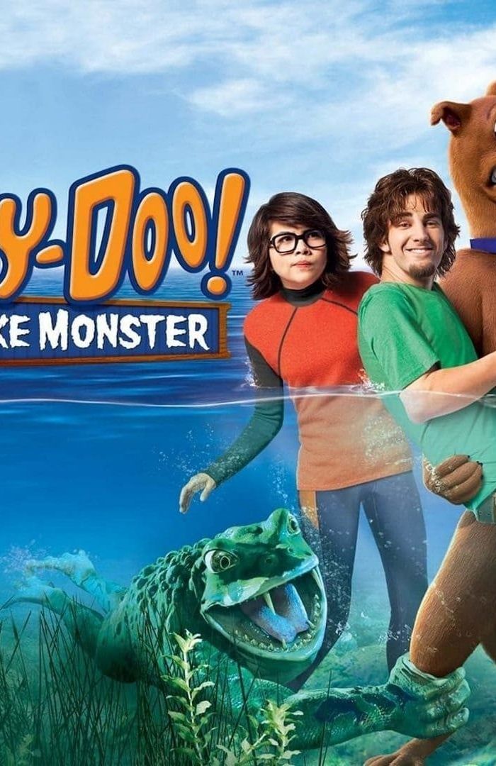 Scooby-Doo! The Mystery Begins background