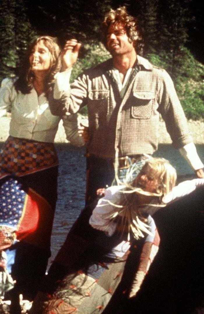 Mountain Family Robinson background