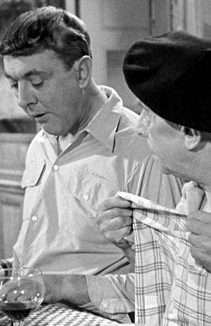 Monsieur Hulot background