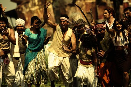 Akshay Kumar, Sanjay Mishra, Shreyas Talpade, Minissha Lamba, and Govardhan Asrani in Joker (2012)