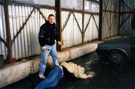 Marian Râlea and Nicolas Masson in Din Mijlocul Haitei (1995)