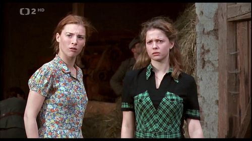 Lenka Krobotová and Klára Apolenárová in Halt, or I'll Miss! (1998)