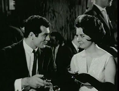 Fatma Girik and Fikret Hakan in The Sugar Almonds (1963)