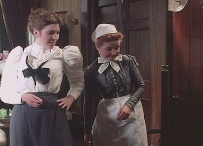 Keeley Gainey in Bramwell as Kate