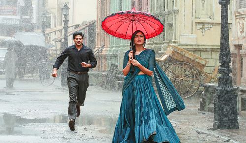 Dulquer Salmaan and Mrunal Thakur in Sita Ramam (2022)