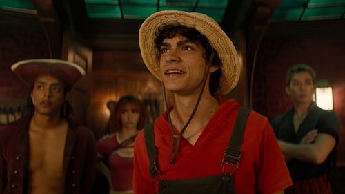 Mackenyu, Emily Rudd, Jacob Romero, and Iñaki Godoy in One Piece (2023)