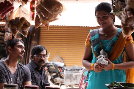 Siddharth, Lakshmi Menon, and Karunakaran in Jigarthanda (2014)