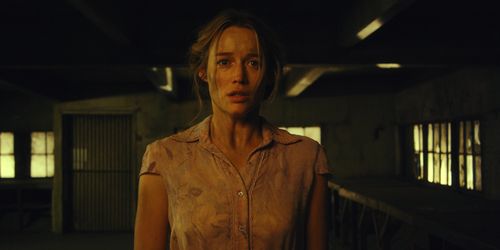 Sarah Dumont in BAB (2020)