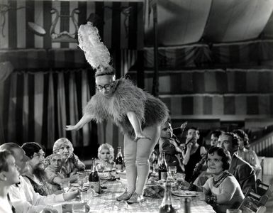 Roscoe Ates, Rose Dione, Daisy Earles, Daisy Hilton, Violet Hilton, Koo Koo, Peter Robinson, Olga Roderick, and Schlitze