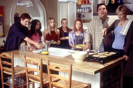 Mika Boorem, Scout Taylor-Compton, Jeff Garlin, Sam Huntington, Jane Lynch, Alexa PenaVega, and Kallie Flynn Childress i