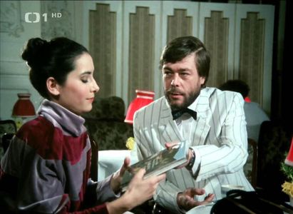 Zora Jandová and Jan Kanyza in Mravenci nesou smrt (1986)