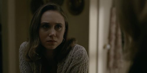 Emma Malouff plays Allison Tripp, daughter of Linda Tripp, portrayed by Sarah Paulson in 