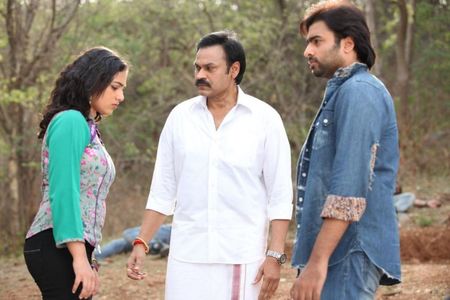 Nithya Menen and Nara Rohith in Okkadine (2013)