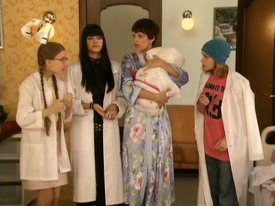 Elizaveta Arzamasova, Mariya Syomkina, Darya Melnikova, and Anastasiya Sivaeva in Papiny dochki (2007)