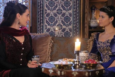 Beren Saat and Aslihan Gürbüz in Muhtesem Yüzyil: Kösem (2015)