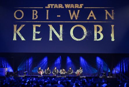 Ewan McGregor, Hayden Christensen, Indira Varma, Deborah Chow, Amy Ratcliffe, and Vivien Lyra Blair at an event for Obi-