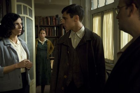 Javier Cámara, Maribel Verdú, Irene Escolar, and Martiño Rivas in The Blind Sunflowers (2008)