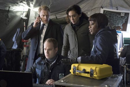 Regina Taylor, Diego Klattenhoff, Mozhan Navabi, and Brian Roland in The Blacklist (2013)