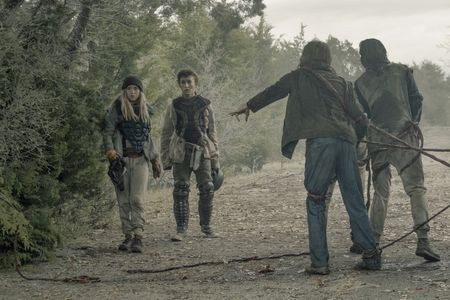 Bailey Gavulic and Ethan Suess - Episode 504 Fear the Walking Dead