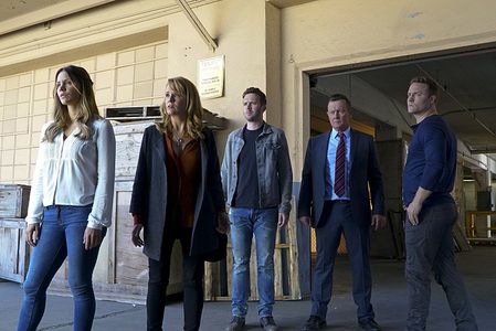 Lea Thompson, Robert Patrick, Eddie Kaye Thomas, Katharine McPhee, and Scott Porter in Scorpion (2014)