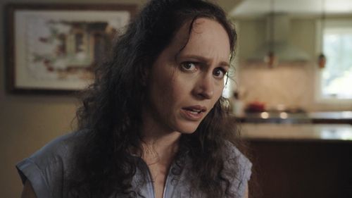 Joy Shatz as Mia in 