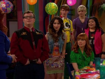 Calum Worthy, Laura Marano, Raini Rodriguez, Galadriel Stineman, Ross Lynch, and John Paul Green in Austin & Ally (2011)