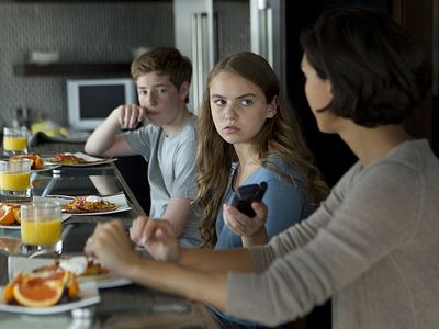 Morena Baccarin, Jackson Pace, and Morgan Saylor in Homeland (2011)