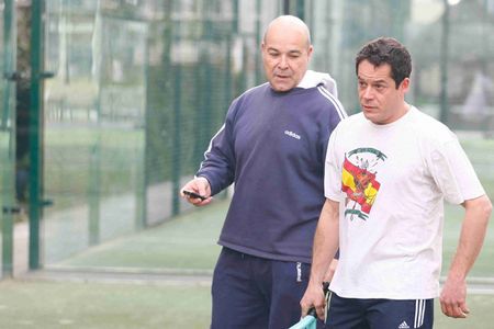 Antonio Resines and Jorge Sanz in ¿Qué fue de Jorge Sanz? (2010)