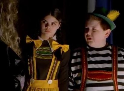 Nicole Fugere and Brody Smith in The New Addams Family (1998)