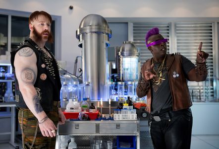 Gary Anthony Williams and Stephen Farrelly in Teenage Mutant Ninja Turtles: Out of the Shadows (2016)