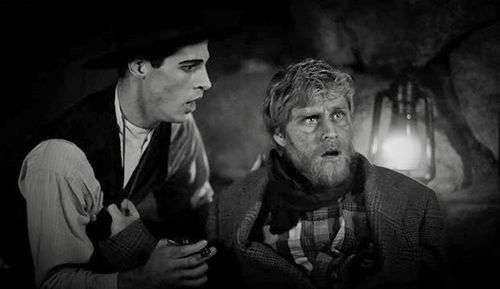 Andrew Hansen and Hans Sicker in Yotlungerdal (2015)