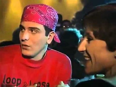 Vladimiros Kiriakidis and Hrysa Ropa in Varvarotites (1993)