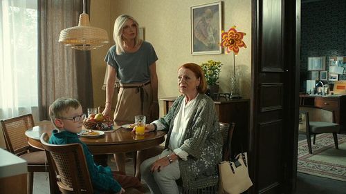 Ivana Chýlková, Iva Janzurová, and Oliver Vyskocil in Chlap na strídacku (2020)
