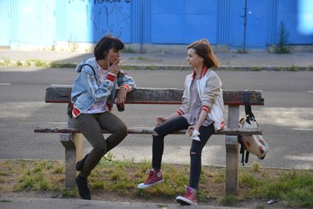 Laura Döbrösi and Franciska Farkas in Aranyélet (2015)