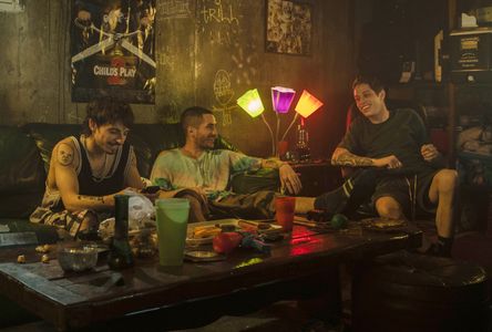 Pete Davidson, Moises Arias, and Ricky Velez in The King of Staten Island (2020)