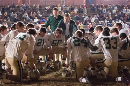 Nic Bishop and Kevin Sizemore in Woodlawn (2015)