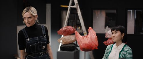 Uma Thurman and Amy Keum in The Kill Room (2023)