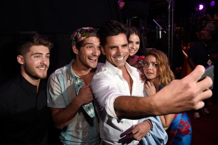John Stamos, Sarah Hyland, Tyler Posey, Cody Christian, and Shelley Hennig at an event for Teen Choice Awards 2016 (2016