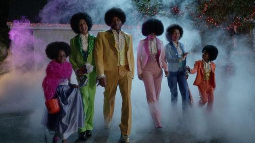 Anthony Anderson, Tracee Ellis Ross, Yara Shahidi, Marcus Scribner, Miles Brown, and Marsai Martin in Black-ish (2014)