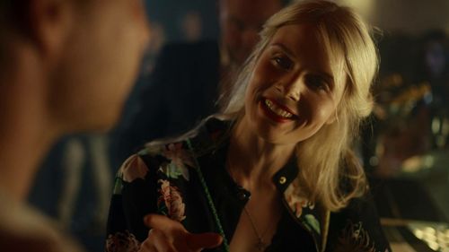 Alina Tomnikov in Donna (2018)