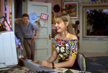 Melissa Joan Hart and Jason Zimbler in Clarissa Explains It All (1991)