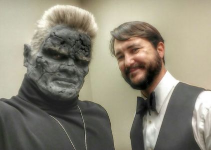 Tim as FBI Special Agent Schlag and Wil Wheaton on set of POWERS.