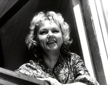Muza Krepkogorskaya in Khotite - verte, khotite - net... (1964)