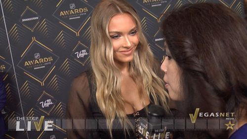 Maria Ngo and Camille Kostek in The Strip Live (2008)