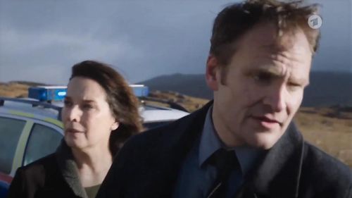 Désirée Nosbusch and Joseph Palmer in Der Irland-Krimi (2019)