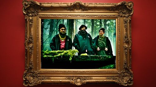 Mig Macario, Lee Arenberg, and Michael Coleman in Once Upon a Time (2011)