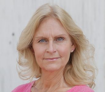 Jennifer Emett