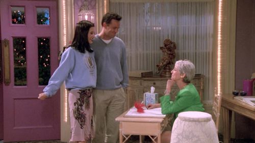 Courteney Cox, Matthew Perry, and Nina Mann in Friends (1994)