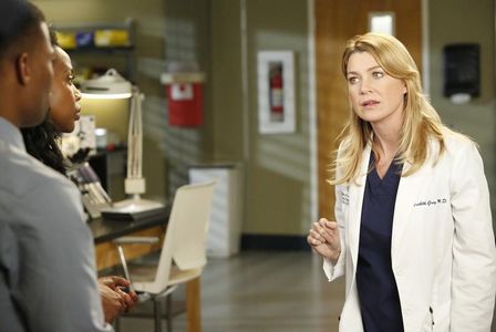 Ellen Pompeo, Paul James, and Jerrika Hinton in Grey's Anatomy (2005)