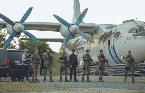 Nezir Çinarli, Dogukan Polat, Sarp Akkaya, Tolga Saritas, Görkem Sevindik, Genco Ozak, Aytaç Sasmaz, and Orhan Ari in Sö